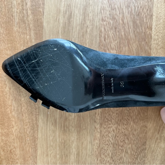 Burberry Black Suede Pumps with Logo Buckle Trim - Size 39 - Picture 6 of 9